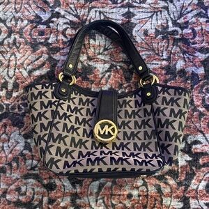 EUC Michael Kors Signature Canvas Leather Medium Bag